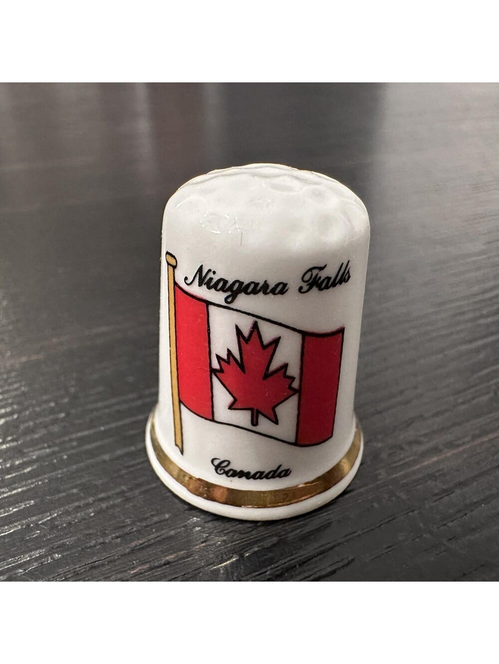 Vintage Finsbury Fine Bone China Niagara Falls Canada Flag Thimble England EUC